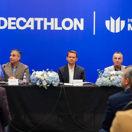 Decathlon është tani i hapur